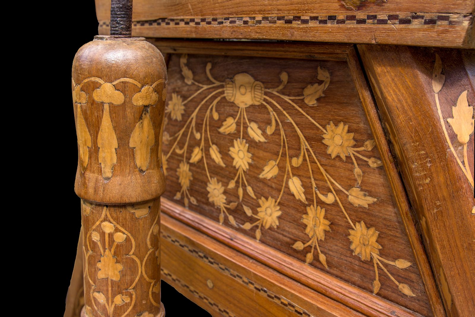 Early 1900s Indian Teak Jhoola (Swing Bed) With Intricate Wood Inlay photo 1495.0