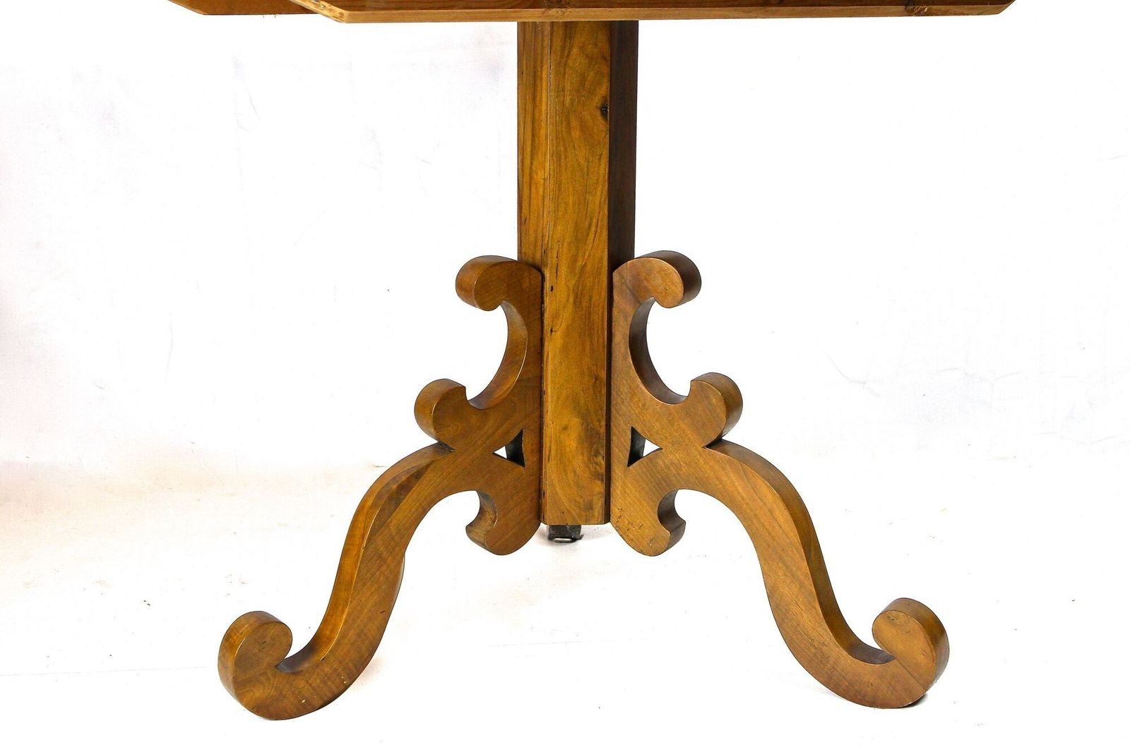 19th Century Round Biedermeier Dining  / Center Table, Nutwood, At Ca 1835 photo for sale