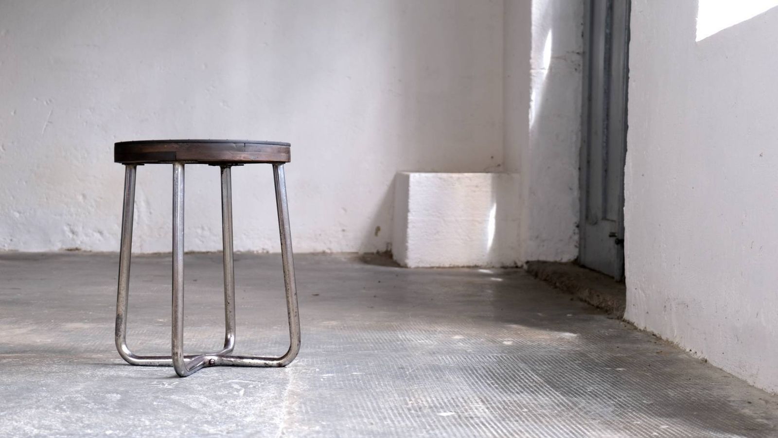 Round Bauhaus Stool In Chromed Tubular Steel, B77 Design photo furniture