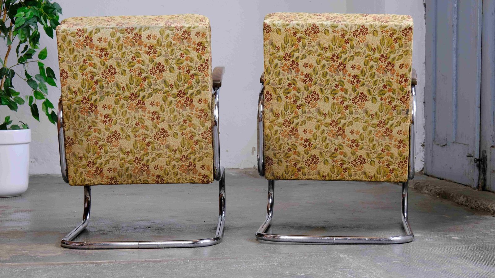 Bauhaus Armchair S 411 With Floral Pattern / Thonet License photo for sale