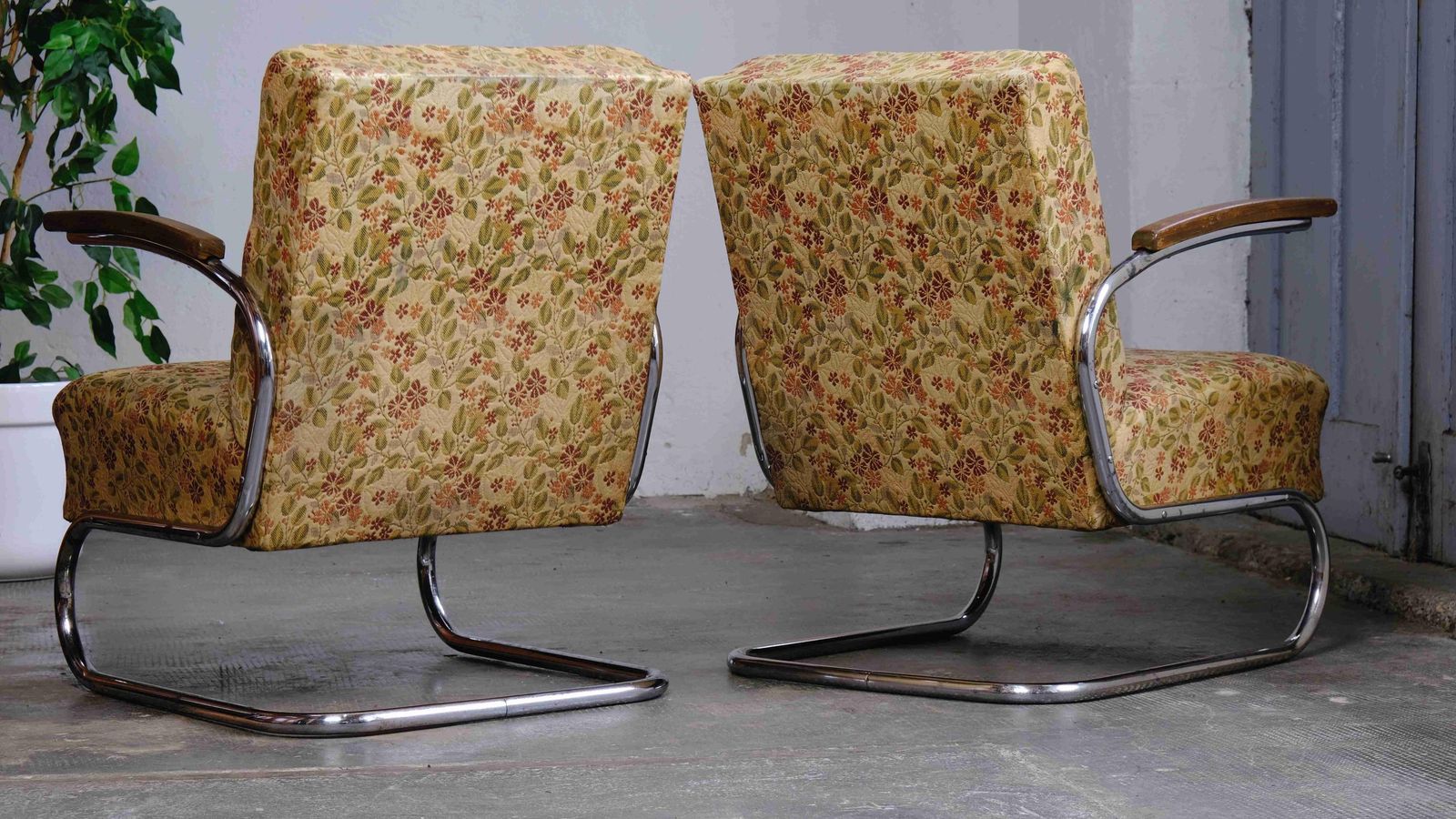 Bauhaus Armchair S 411 With Floral Pattern / Thonet License photo Furniture