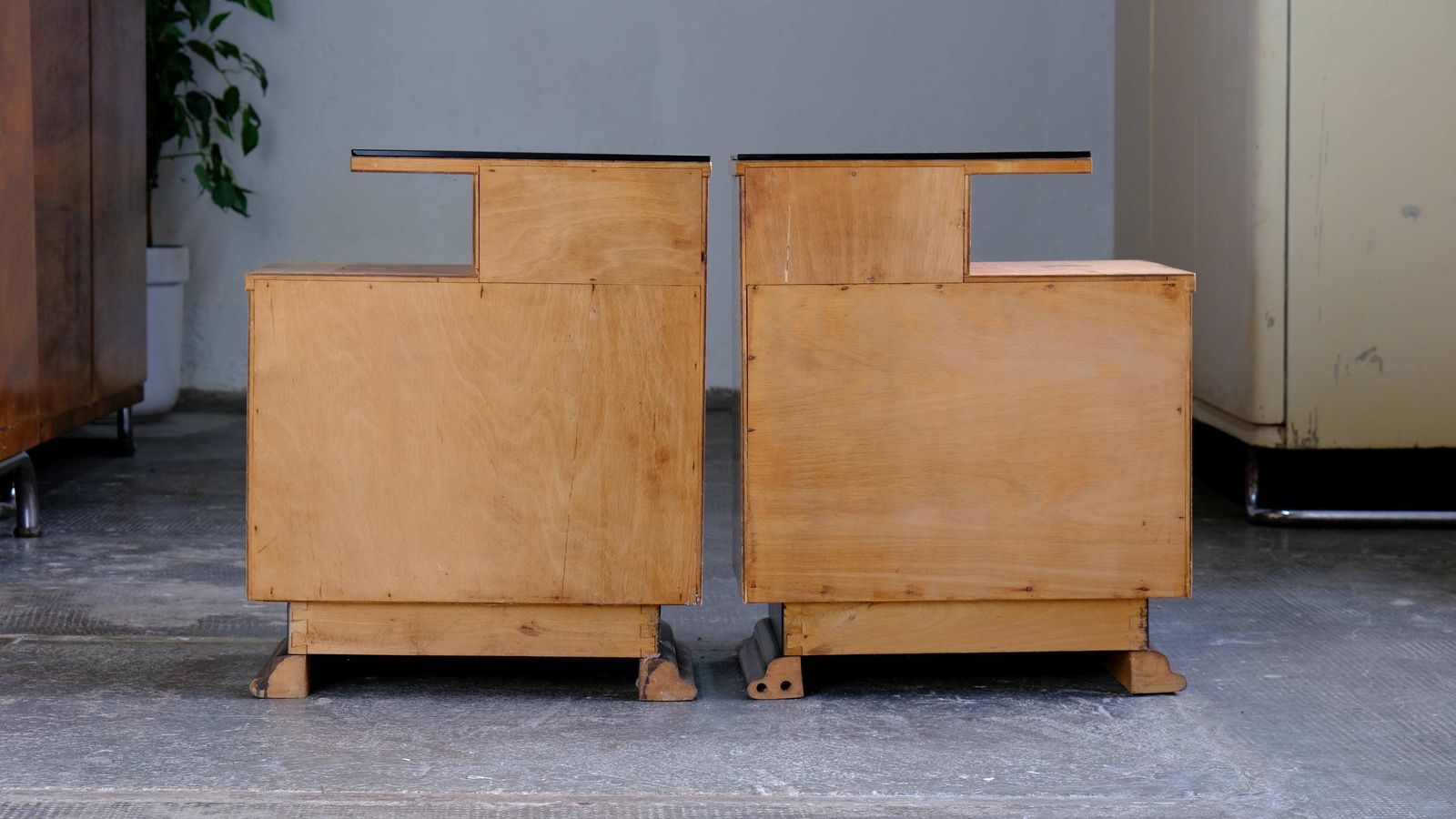 Set Of Two Art Deco Bedside Tables In Yellow Brown photo 1058.0