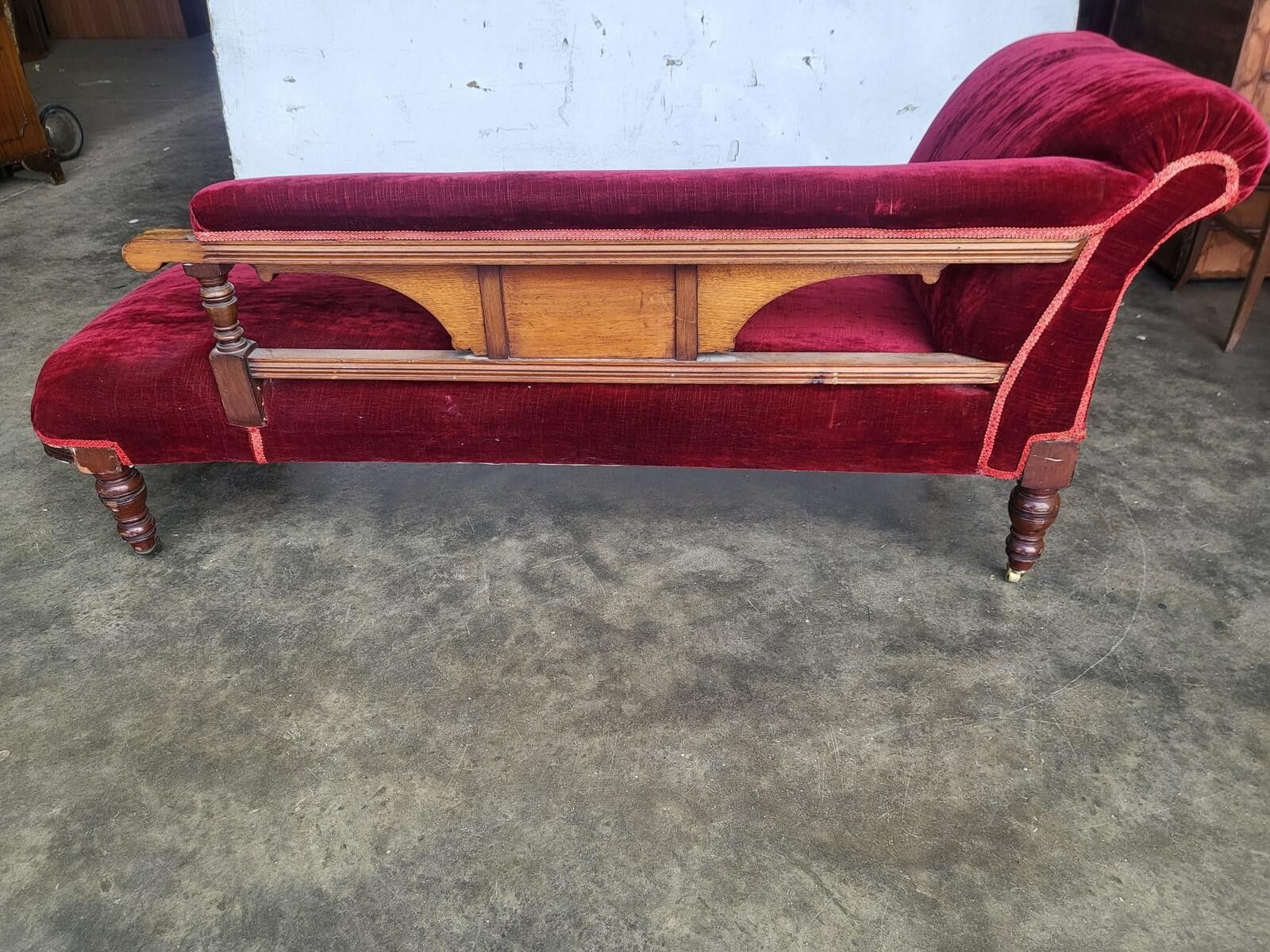 Antique Victorian Red Chaise Longue Sofa Turned Legs Castors photo buy
