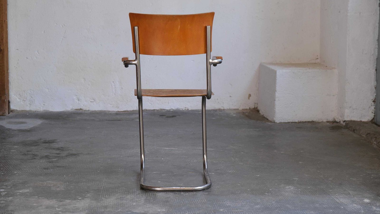 Bauhaus Cantilever Chair S 43 F In Light Brown photo 395.0