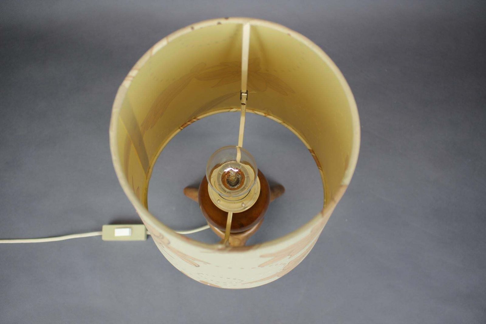 Lampe de table mid-century ULUV en bois, Tchécoslovaquie, années 1960 photo for sale