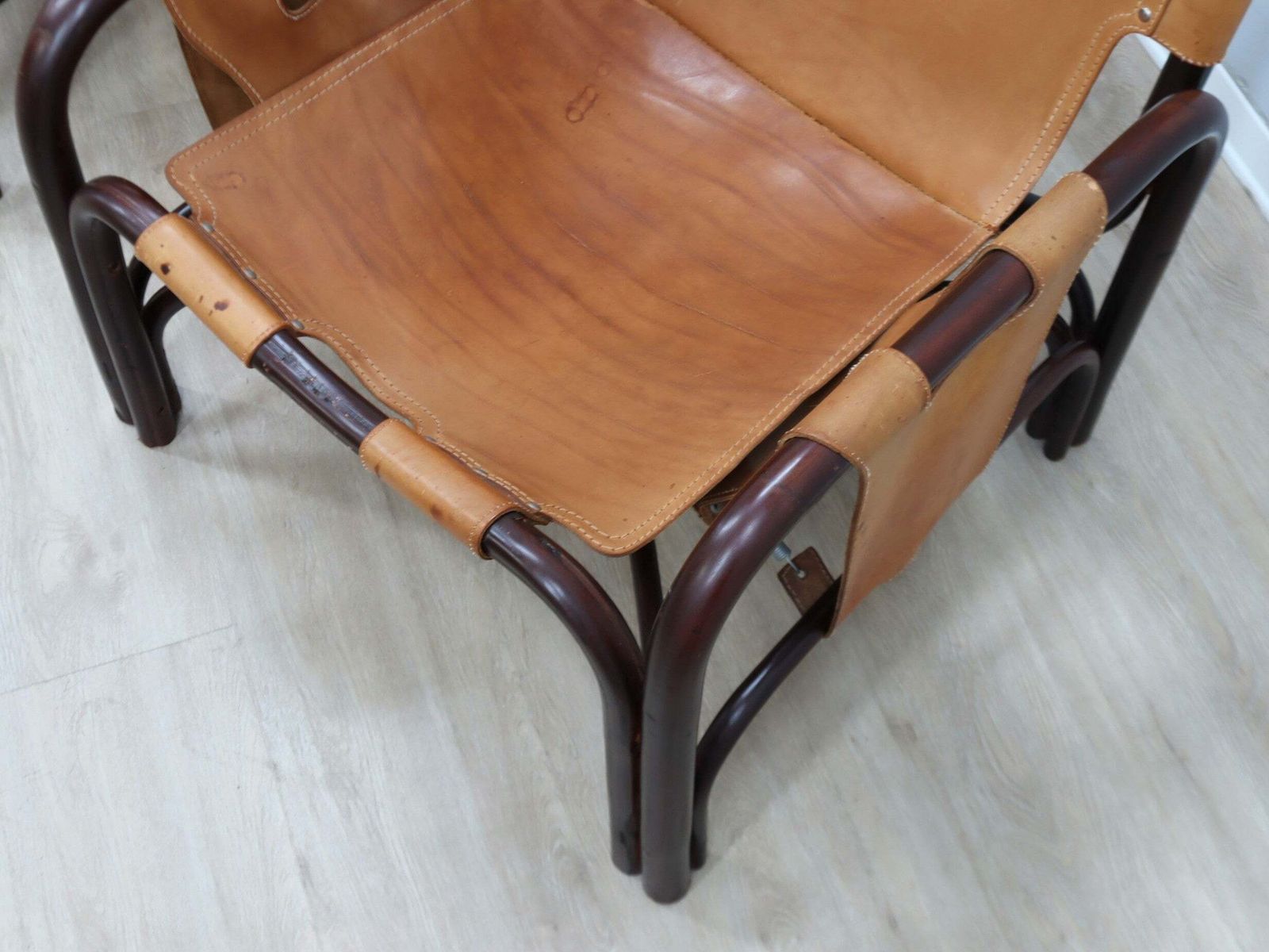 photo furniture Mid-Century Tito Agnoli fauteuil, leer en bamboe, jaren 1960
