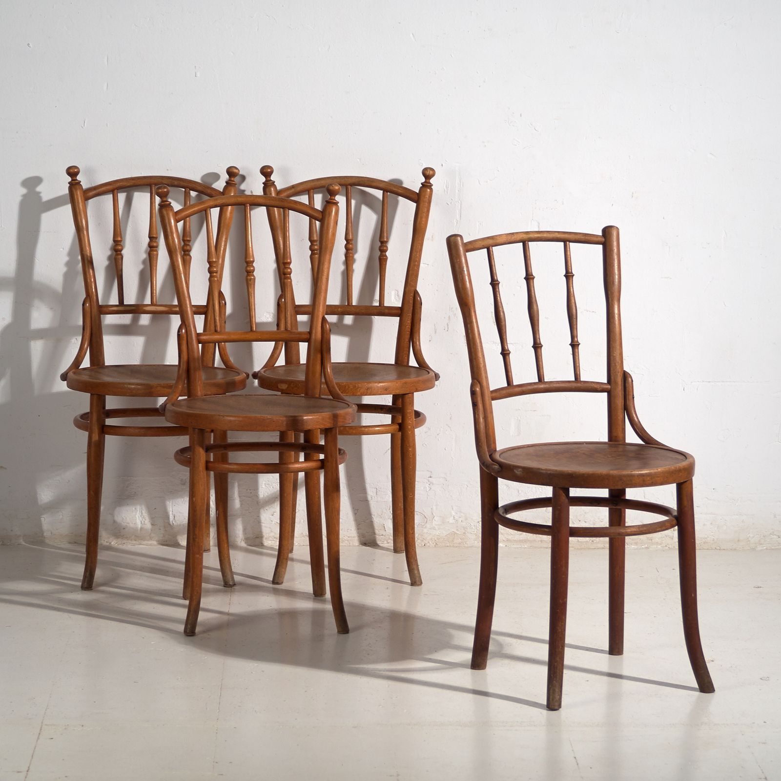Antique Set Of 4 Bentwood Chairs In Curved Wood – Central Europe, Circa 1900