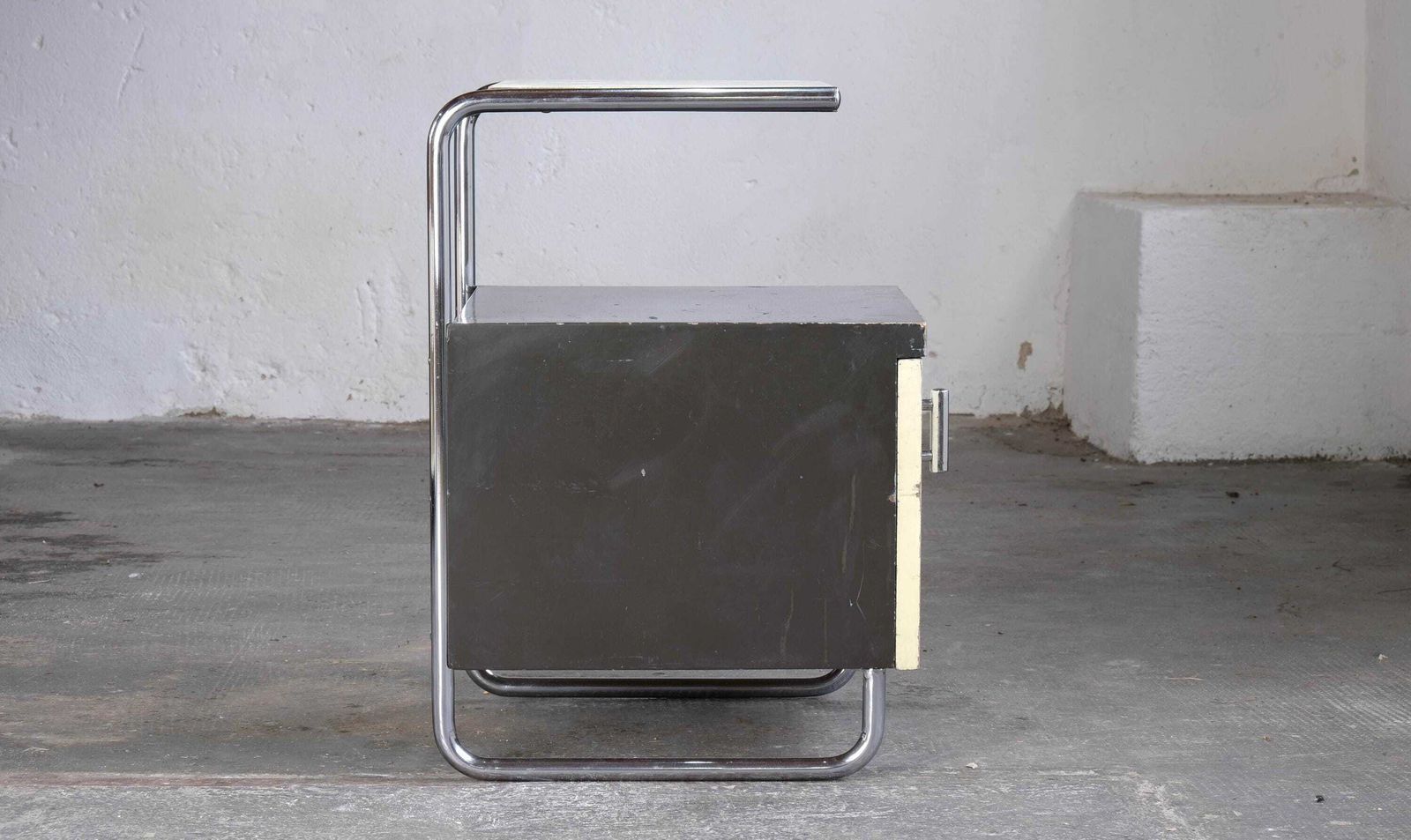 Dark Grey / Cream Bauhaus Bedside Table By Mücke Melder photo buy