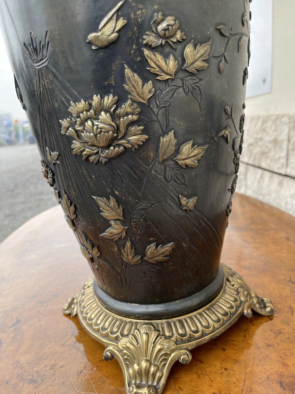 Lighting Pair Of Japanese Meiji Period Bronze Inlaid Table Lamps. photo