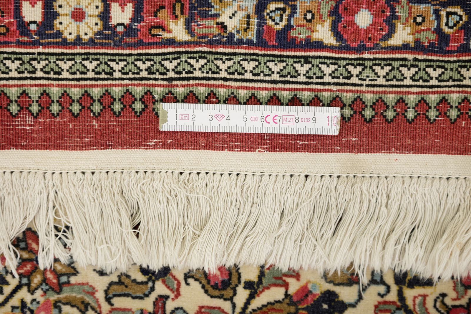 Ghom Rug, 307 × 215 Cm, Floral Medallion Design photo vintage