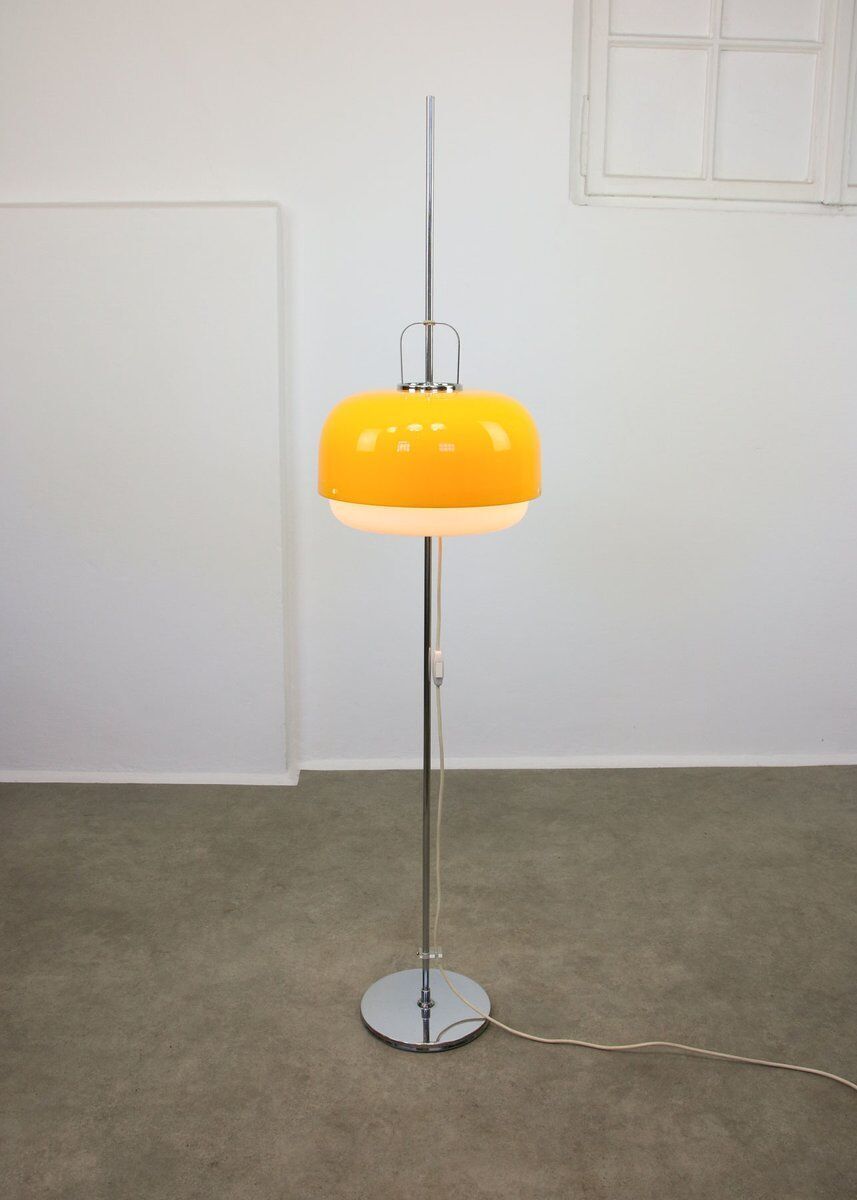 Space Age gele Medusa vloerlamp van Luigi Massoni voor Guzzini, jaren 1970 photo vinterior