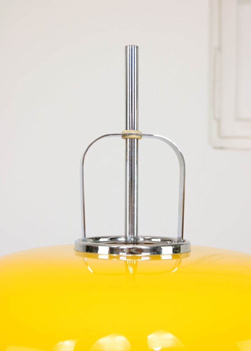 photo buy Space Age gele Medusa vloerlamp van Luigi Massoni voor Guzzini, jaren 1970