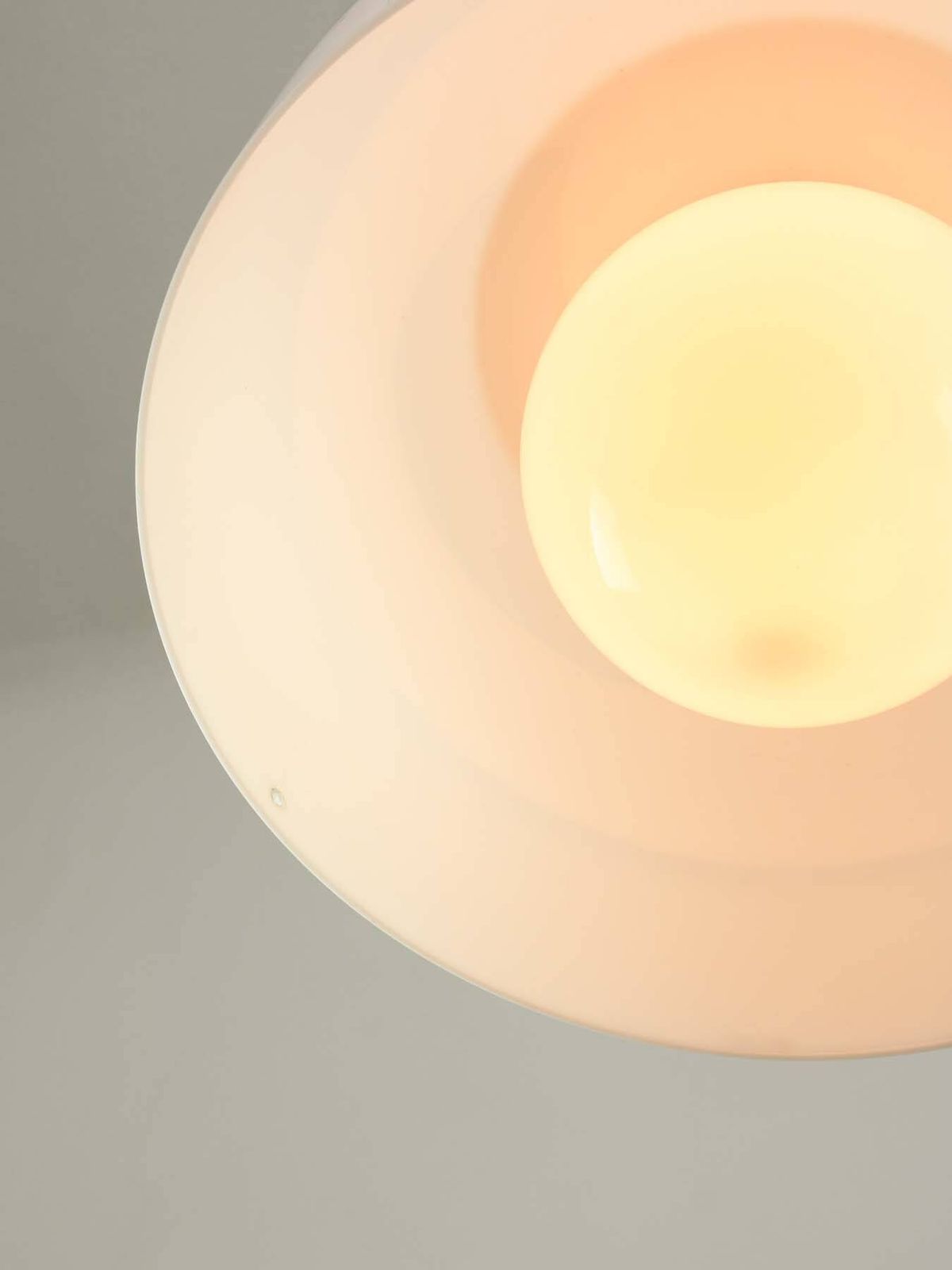 Grote Space Age hanglamp in wit van Guzzini, jaren 1970 photo 640.0
