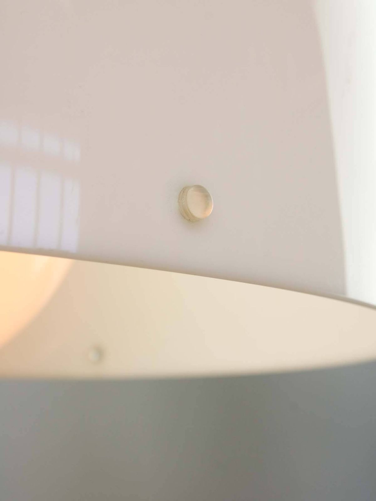 photo vintage Grote Space Age hanglamp in wit van Guzzini, jaren 1970