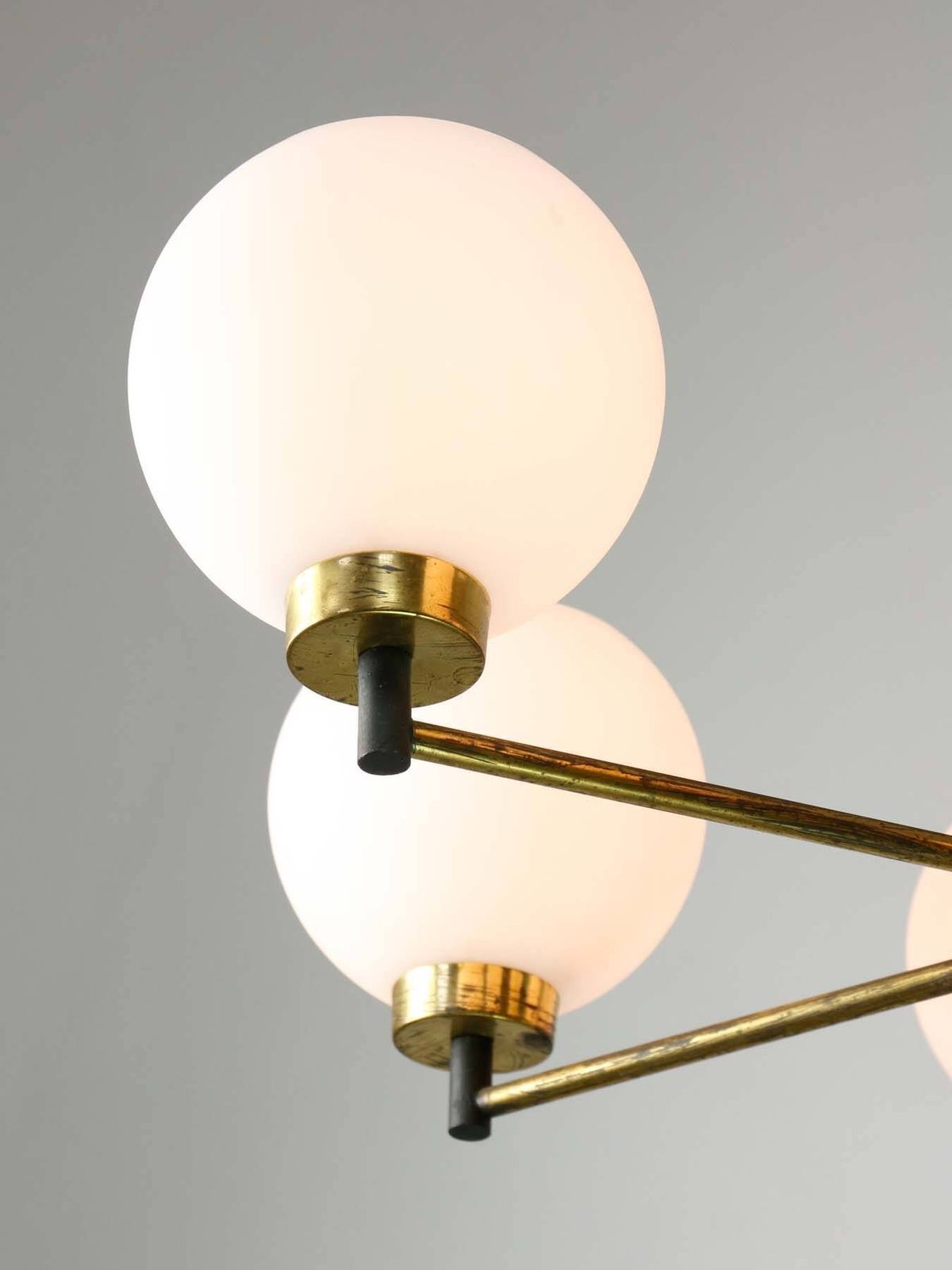 Mid-Century Italiaanse Messing en Opalen Hanglamp photo Verlichting