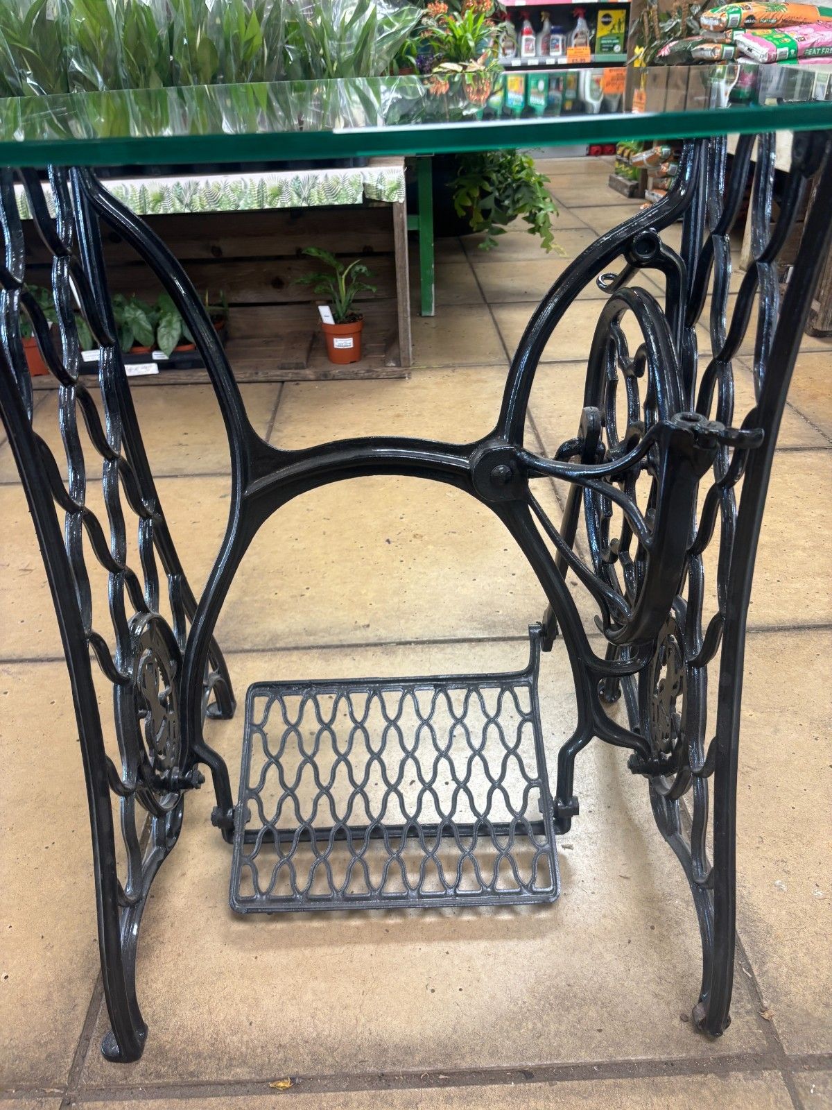 Antique Cast Iron Singer Sewing Machine Base With Glass Top Table photo vinterior