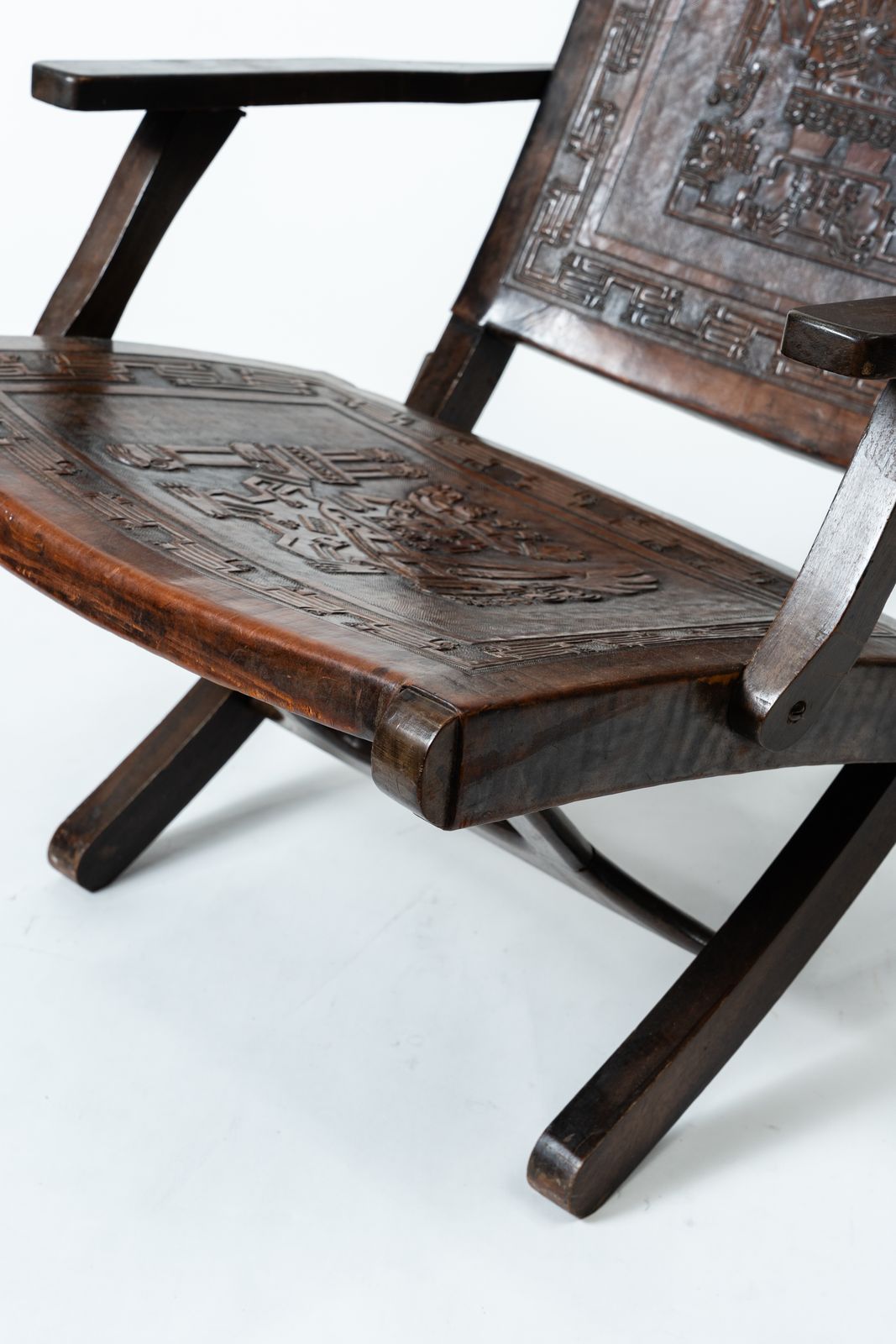 Angel Pazmiño – Carved And Embossed Leather Armchair Aztec / Inca / Maya (Ecuador, 1960s) photo 390.0