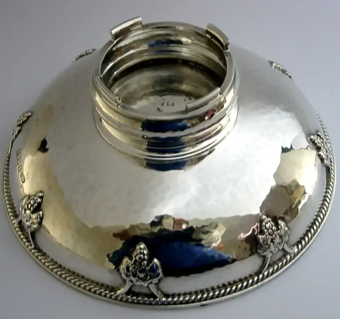 Tazza en argent sterling 230 g A E Jones, Arts & Crafts anglais, rare photo furniture