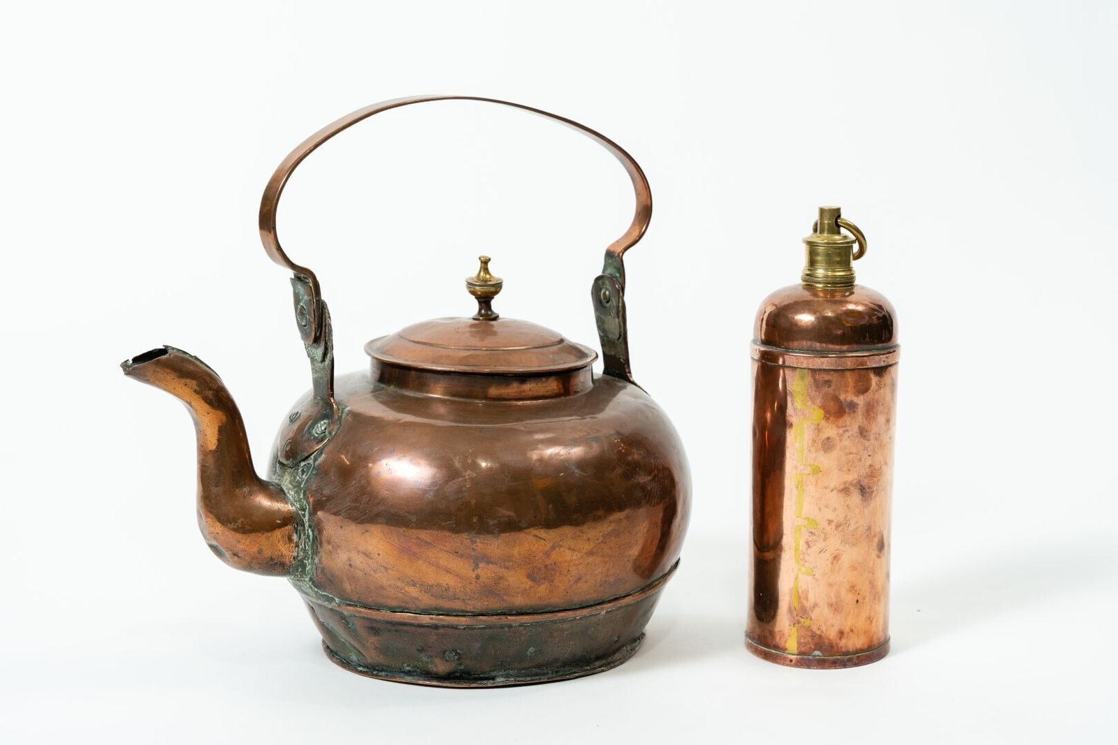 Antique Copper Teapot And Copper Oil Lamp – Early 20th Century (1900–1930)