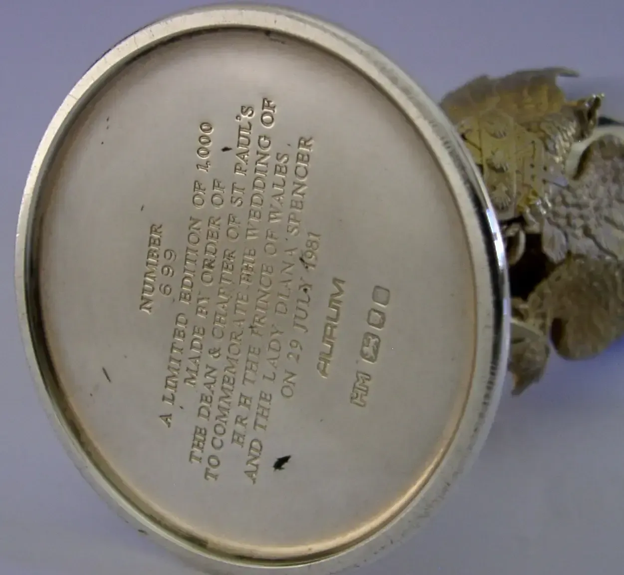 photo furniture Rare calice en argent massif sterling doré Aurum 376 g, Londres 1981