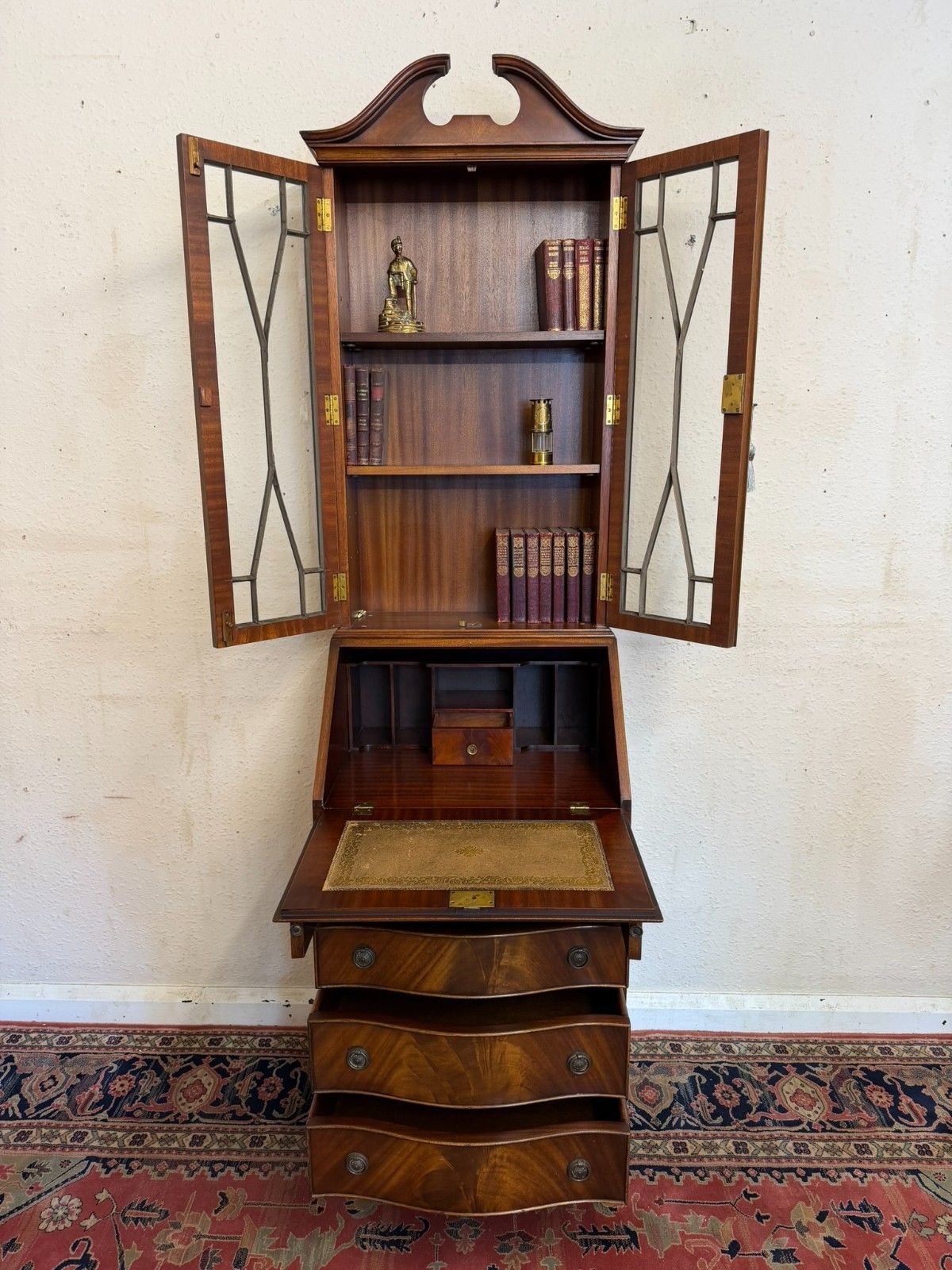 photo vintage Quality Mahogany Bevan Funnell Neat Size Bureau Bookcase