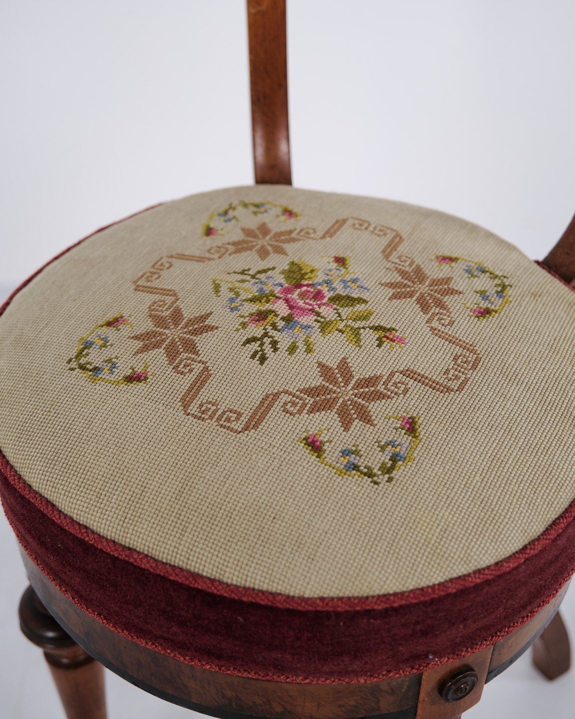 Small Piano Stool In Polished Walnut With Marquetry From 1880 photo 530.0