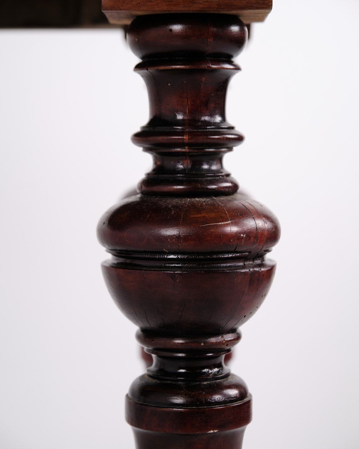 Wall Table / Console Table In Mahogany With Carved Round Legs From The 1880s photo Furniture