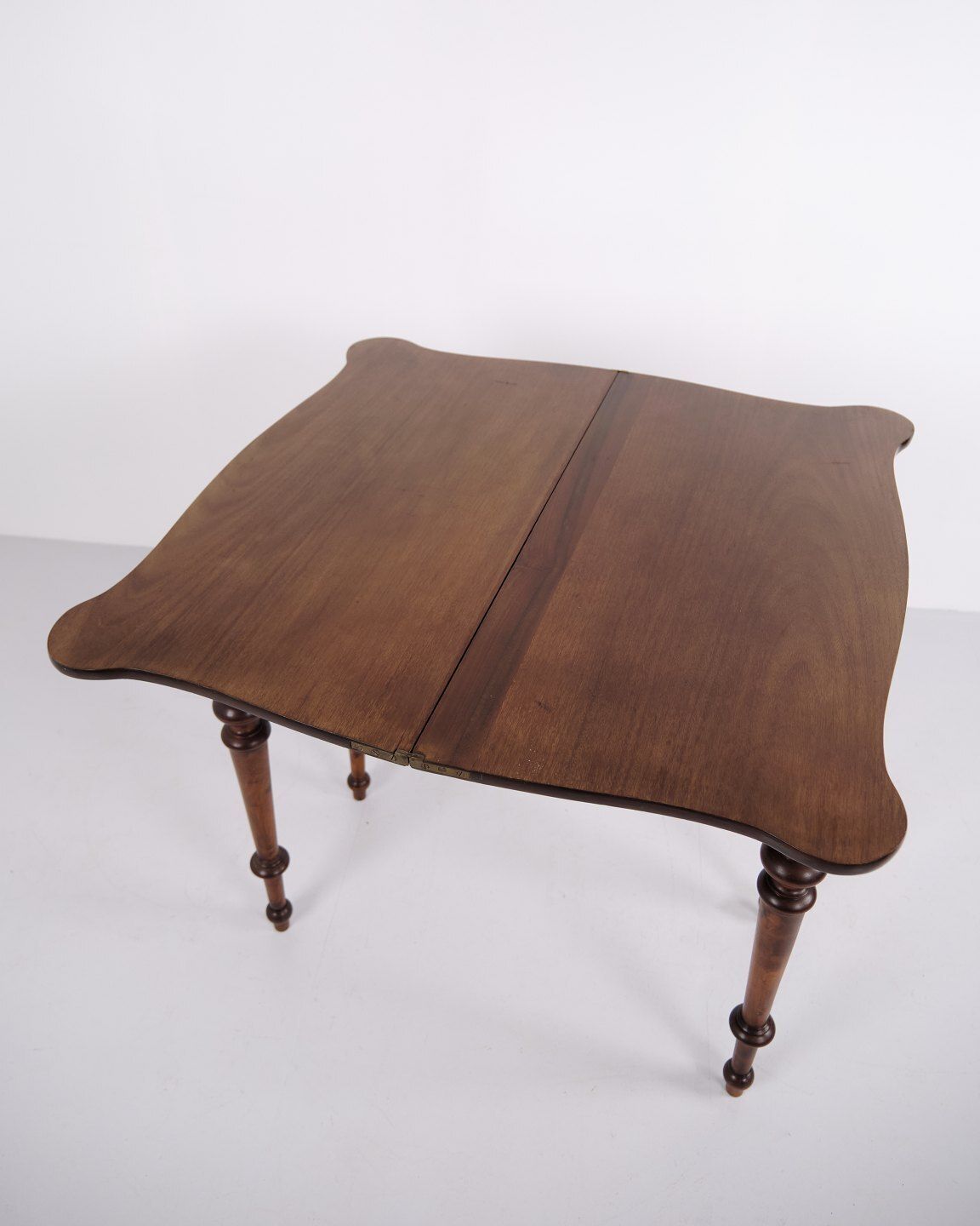 Games Table In Polished Mahogany With Brass Mounts From The 1860s photo vinterior