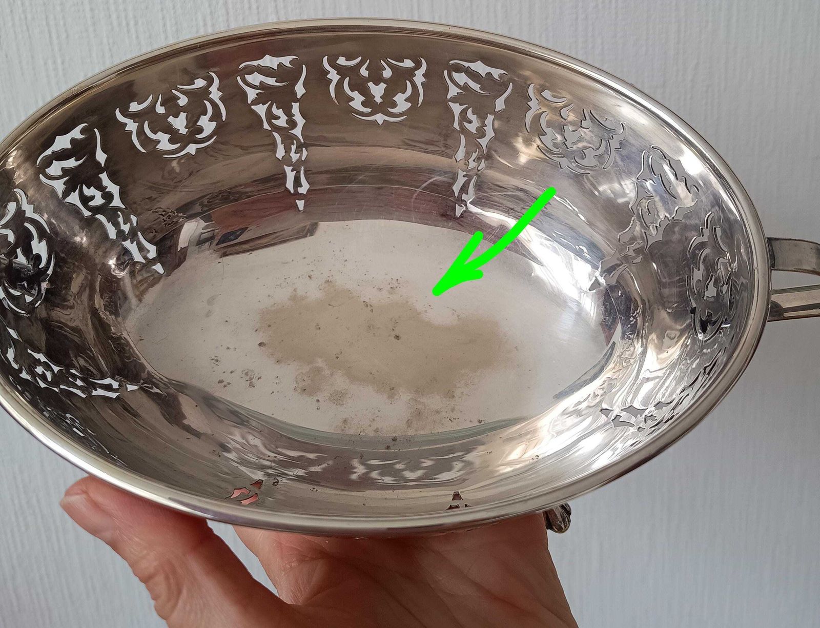 Antiek verzilverde serveerschaal voor broodjes, gebogen handvatten, acanthusvoeties, Belle Époque photo vintage