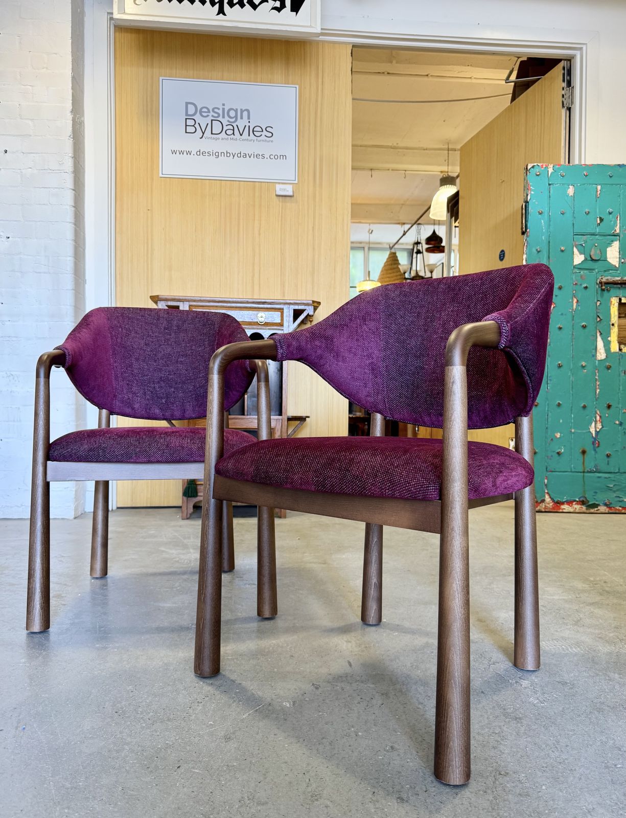 Pair Of Purple Velvet Dining Chairs With Arms By Casa Padrino photo 540.0