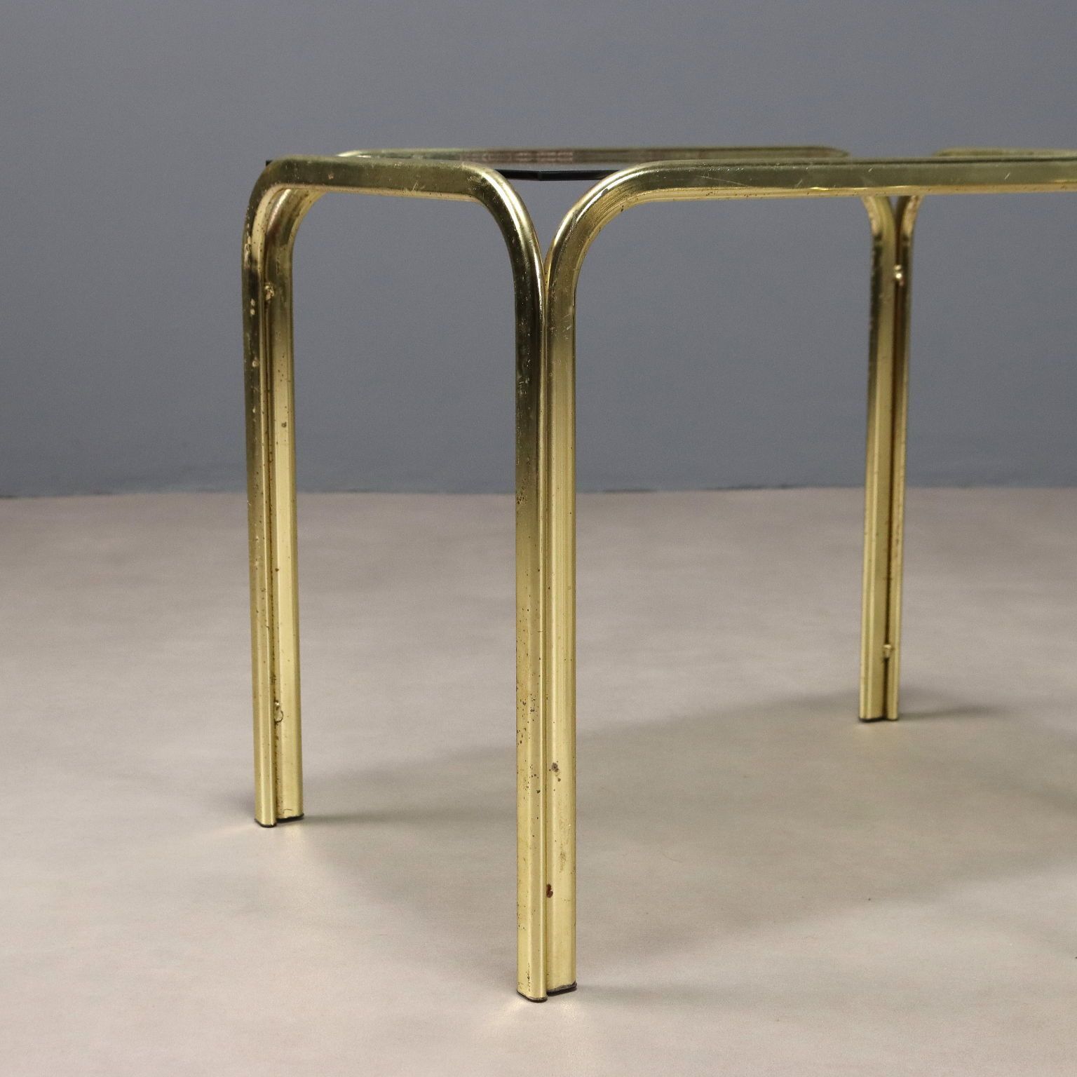 Tables basses vintage en laiton et verre, Italie, années 1980 photo vinterior