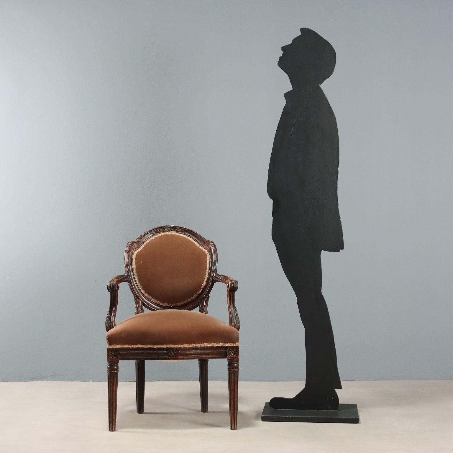 Fauteuil néoclassique en noyer et tissu, Italie, XVIIIe siècle photo for sale