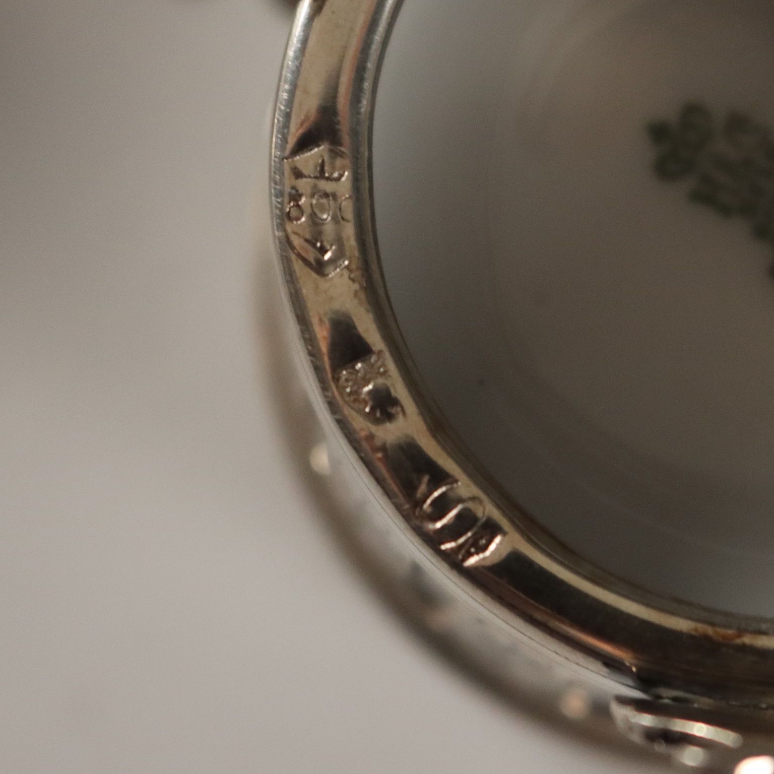 photo for sale Tasses à café d'époque en porcelaine et argent, manufacture Heinrich, années 1900