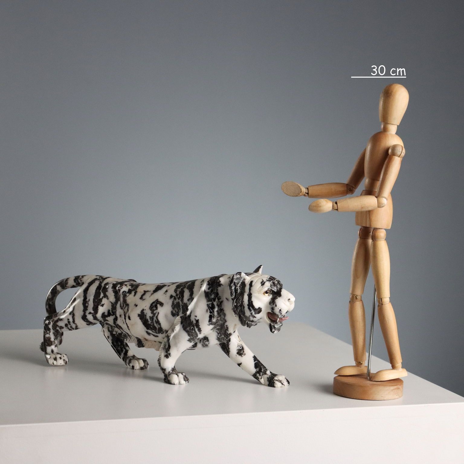 Antiek sculptuur panter zwart en wit marmer 20e eeuw photo furniture