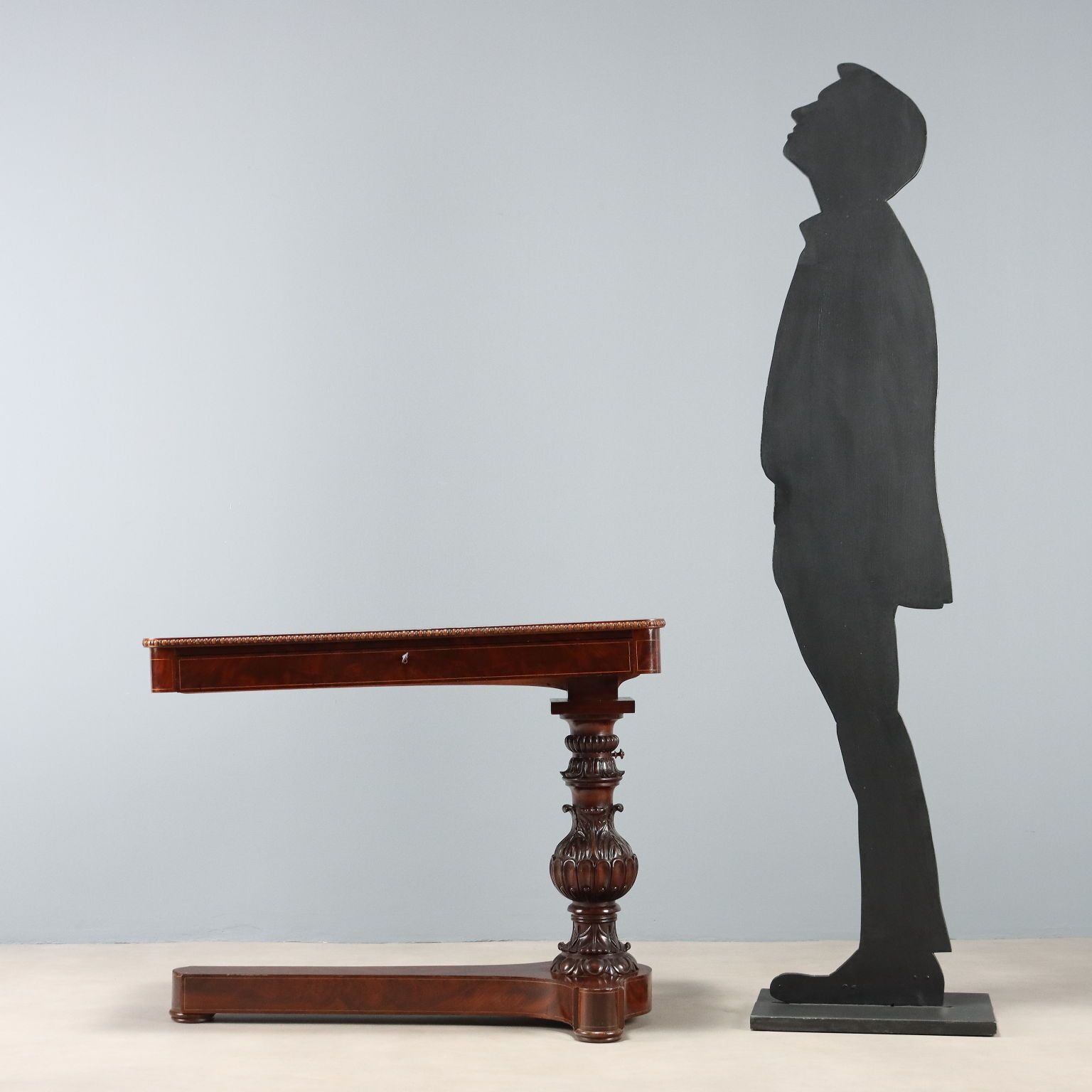 Table de nuit d'époque Charles X en acajou et érable, France, XIXe siècle photo for sale