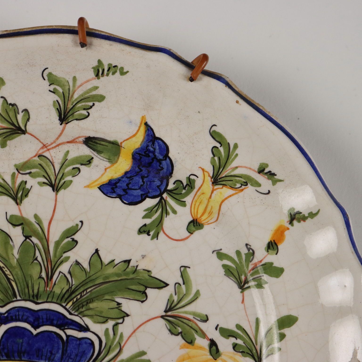 Assiettes d'époque en majolique Nove Bassano, Italie, XXe siècle photo Décoration