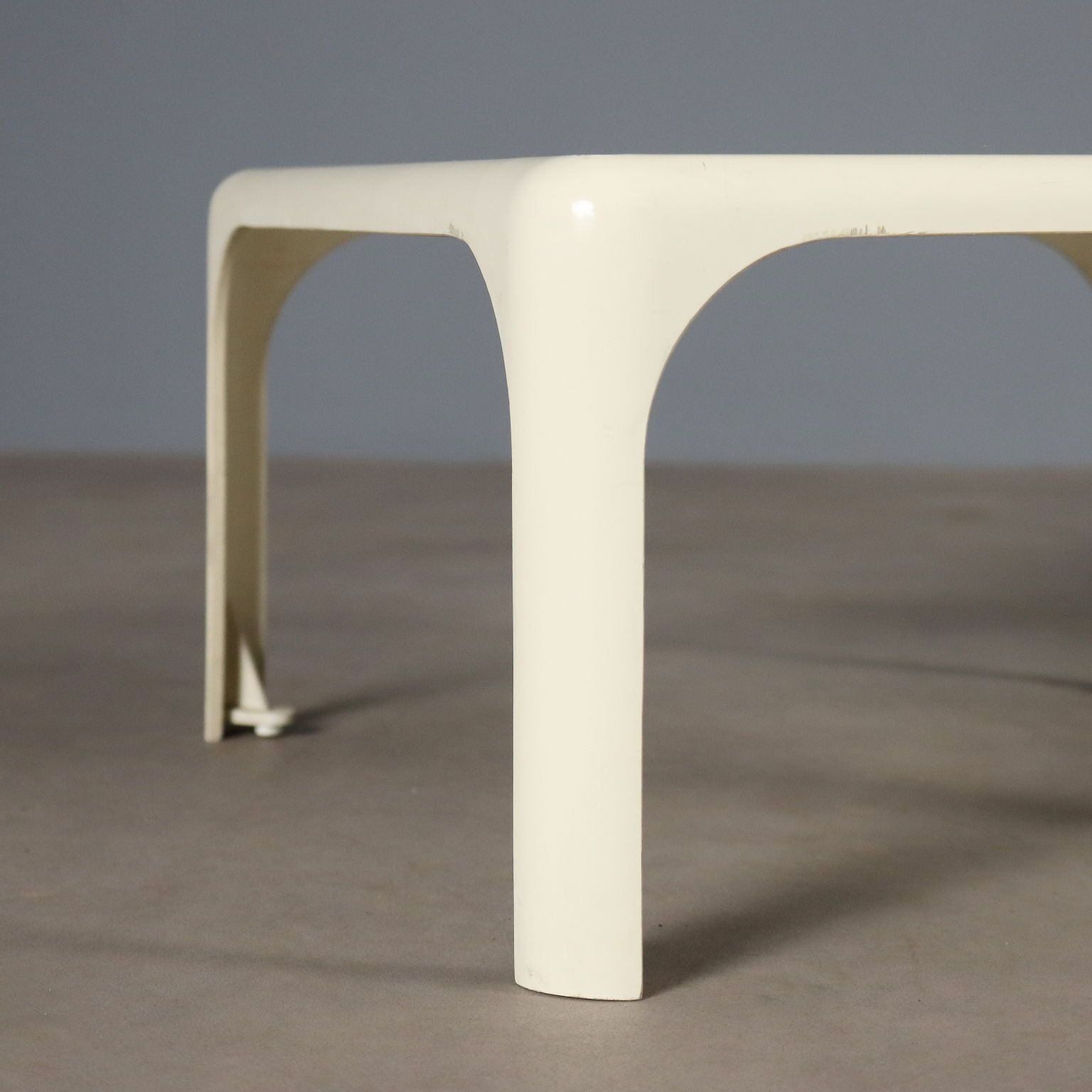 Artemide Demetrio Coffee Tables Plastic Design Magistretti 1970s photo 390.0
