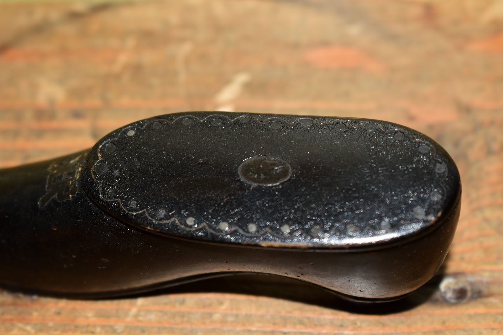 19th Century Treen Carved Wood Shoe Snuff Box photo vinterior