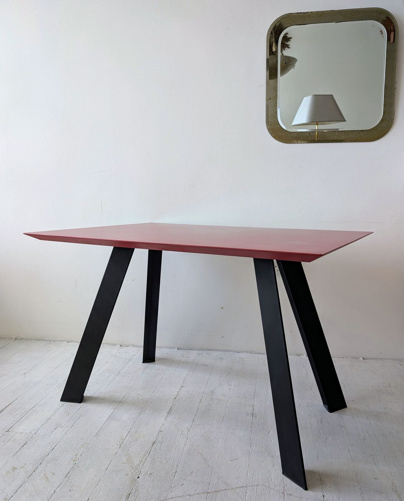 photo vinterior Post Modern Vintage Italian Small Lacquer Diningtable / Desk By Cidue, 1980s