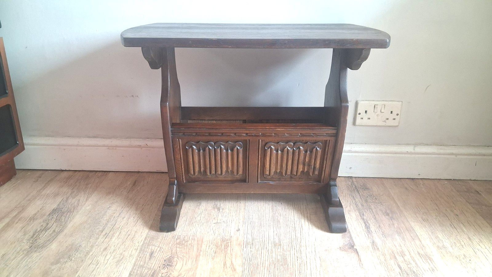 Delightful Old Charm  Oak Magazine Table /Coffee Table In Very Good Condition photo vinterior