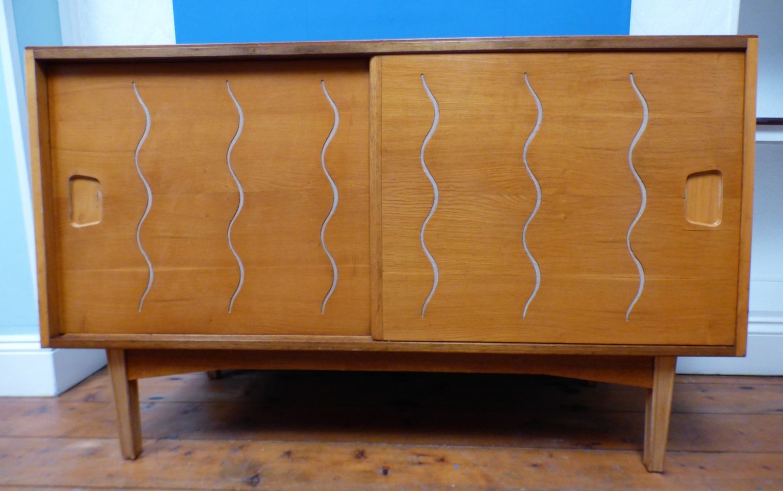Superb Retro Mid Century Ian Audsley Heals Walnut Sideboard Good Con Uk Delivery photo Furniture