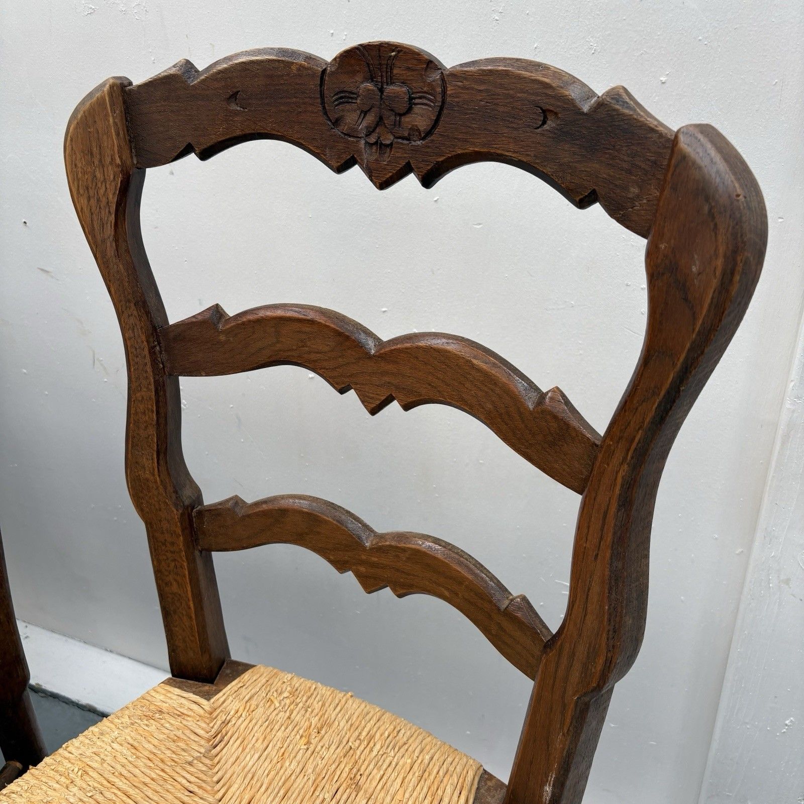 photo furniture 3 Vintage French Country ´Van Gogh” Ladderback Rush Seat Dining Chairs