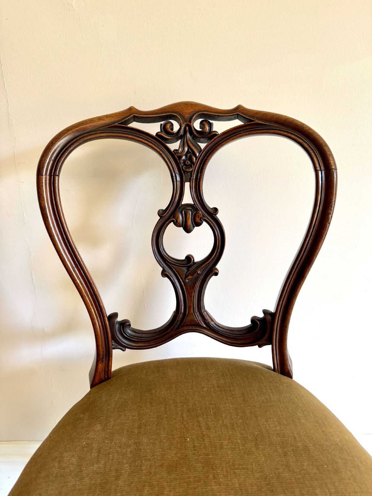 Elegant Quality Set Of Six Antique Carved Walnut Dining Chairs photo 2685.0