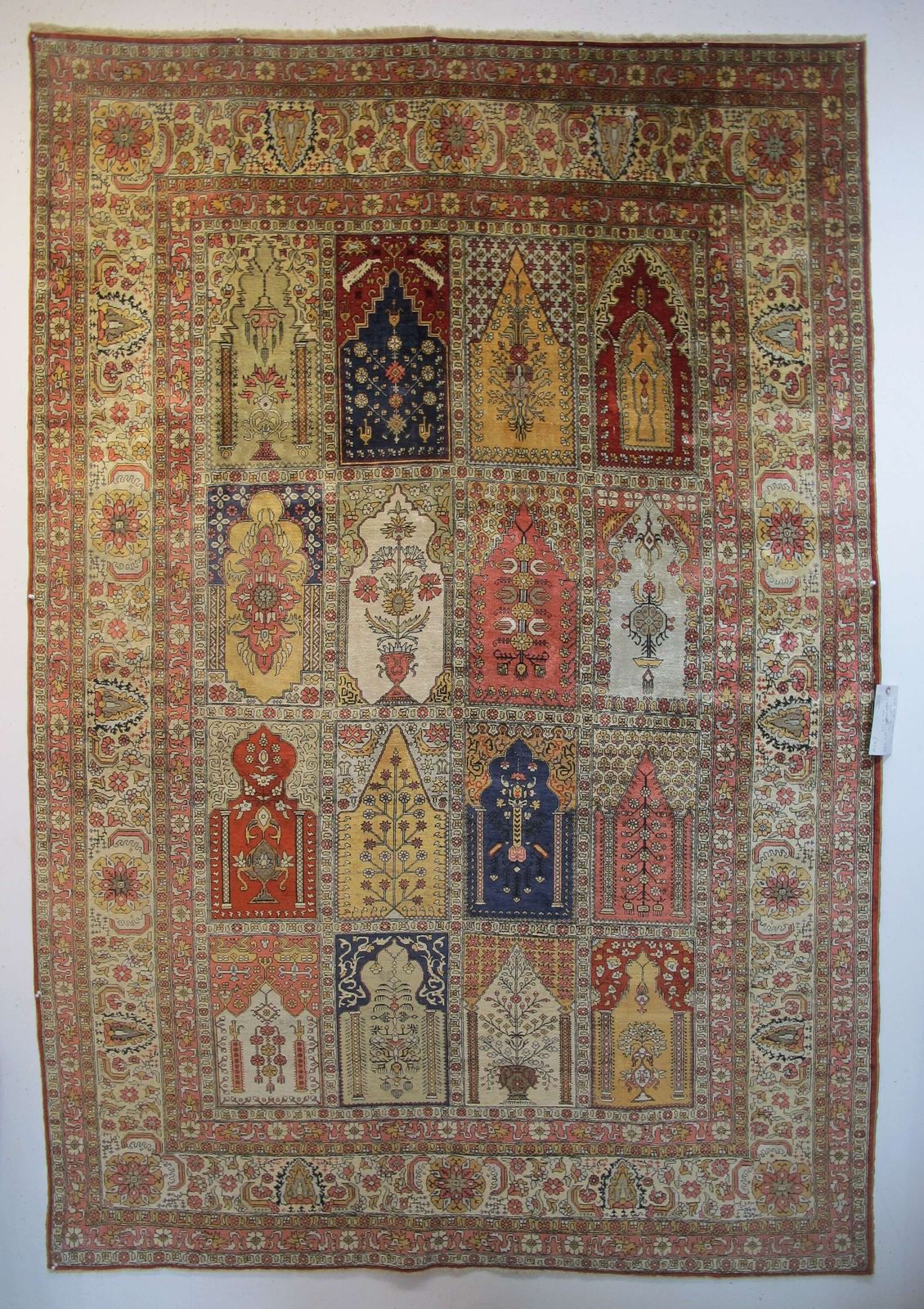 Hereke tapijt van zijde en metaaldraad, Turkije, 1950-1970, 2,38 m x 1,63 m