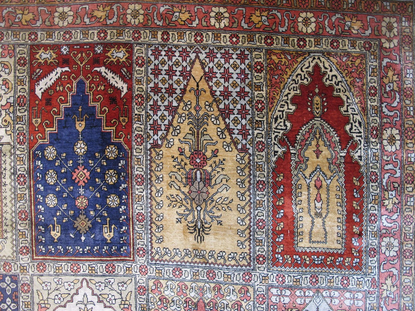 Hereke tapijt van zijde en metaaldraad, Turkije, 1950-1970, 2,38 m x 1,63 m photo vintage