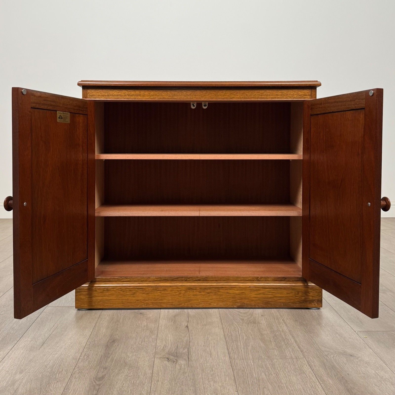 Vintage 20th Century Small Mahogany Cupboard ( Af 5665 ) photo furniture