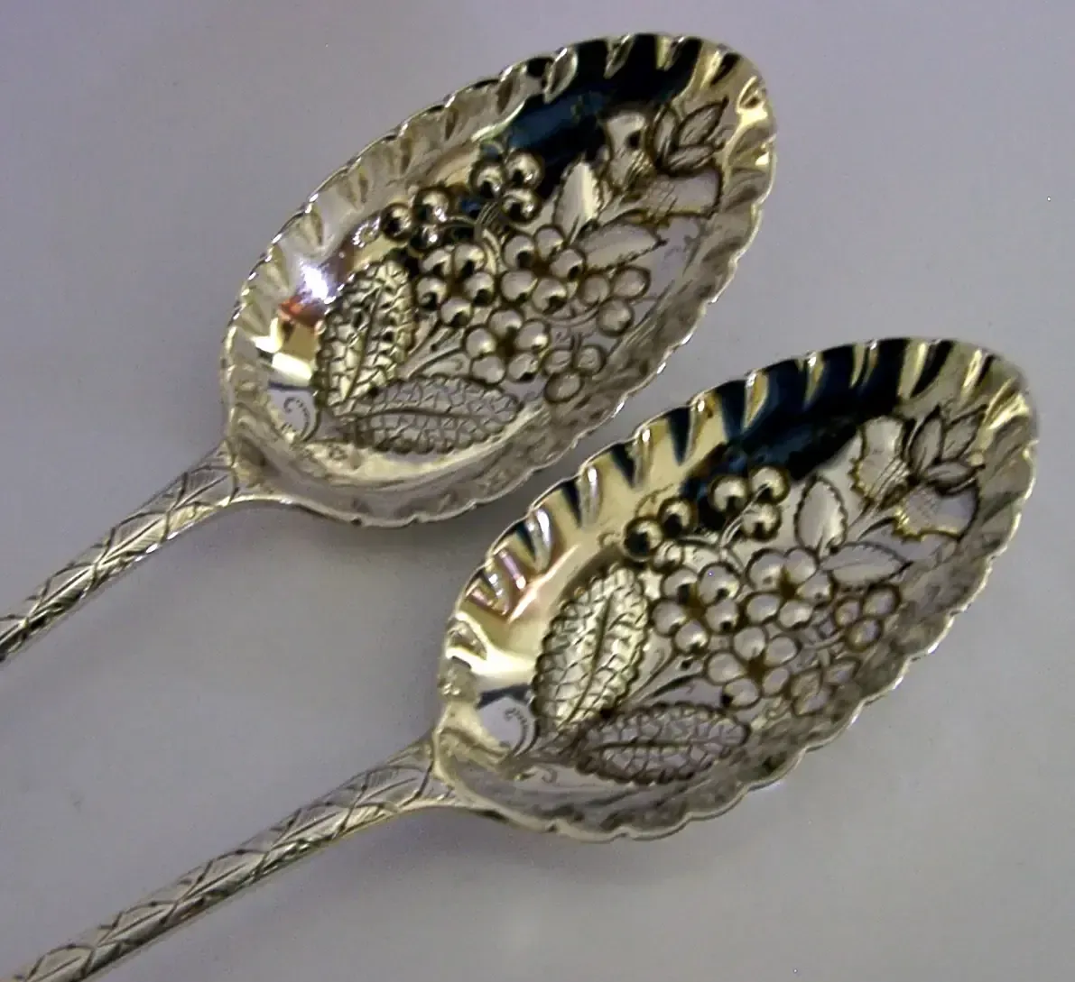 146g Thistle Rose Shamrock Victorian Sterling Silver Serving Spoons 1891 photo furniture
