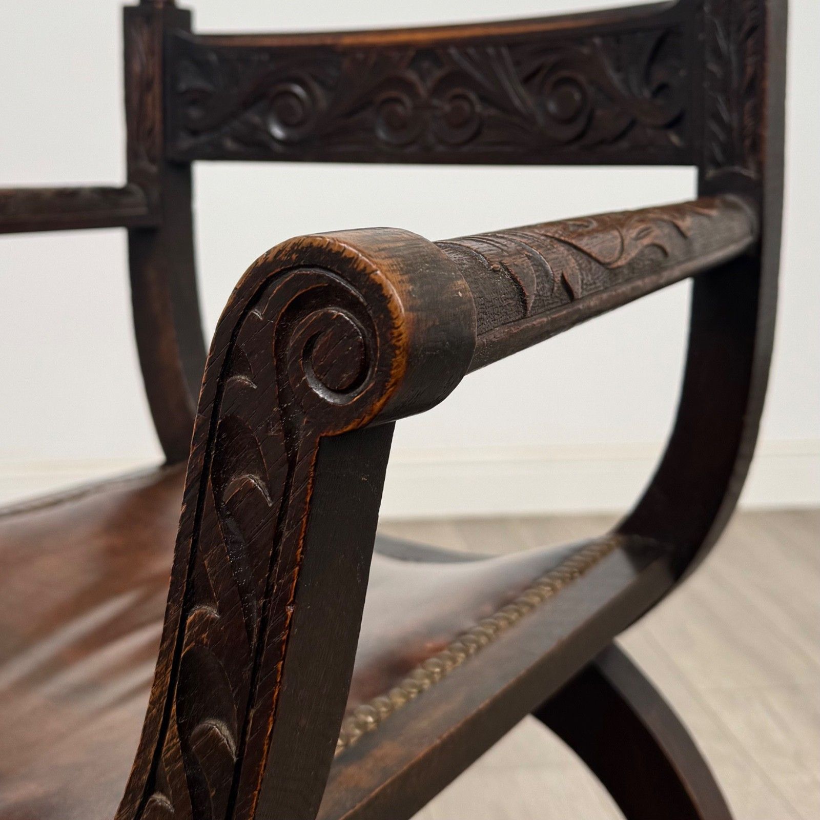 photo for sale Antique 19th Century Victorian Savonarola Chair In Oak ( Af 5683 )