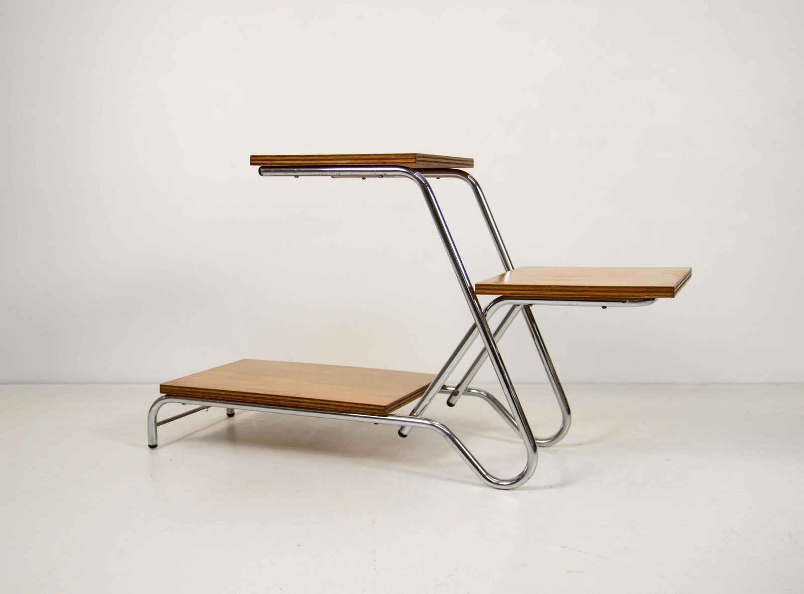 Mid-Century Modern bloemenstandaard van Kovona, chroom & multiplex, ca. jaren 1960 photo furniture