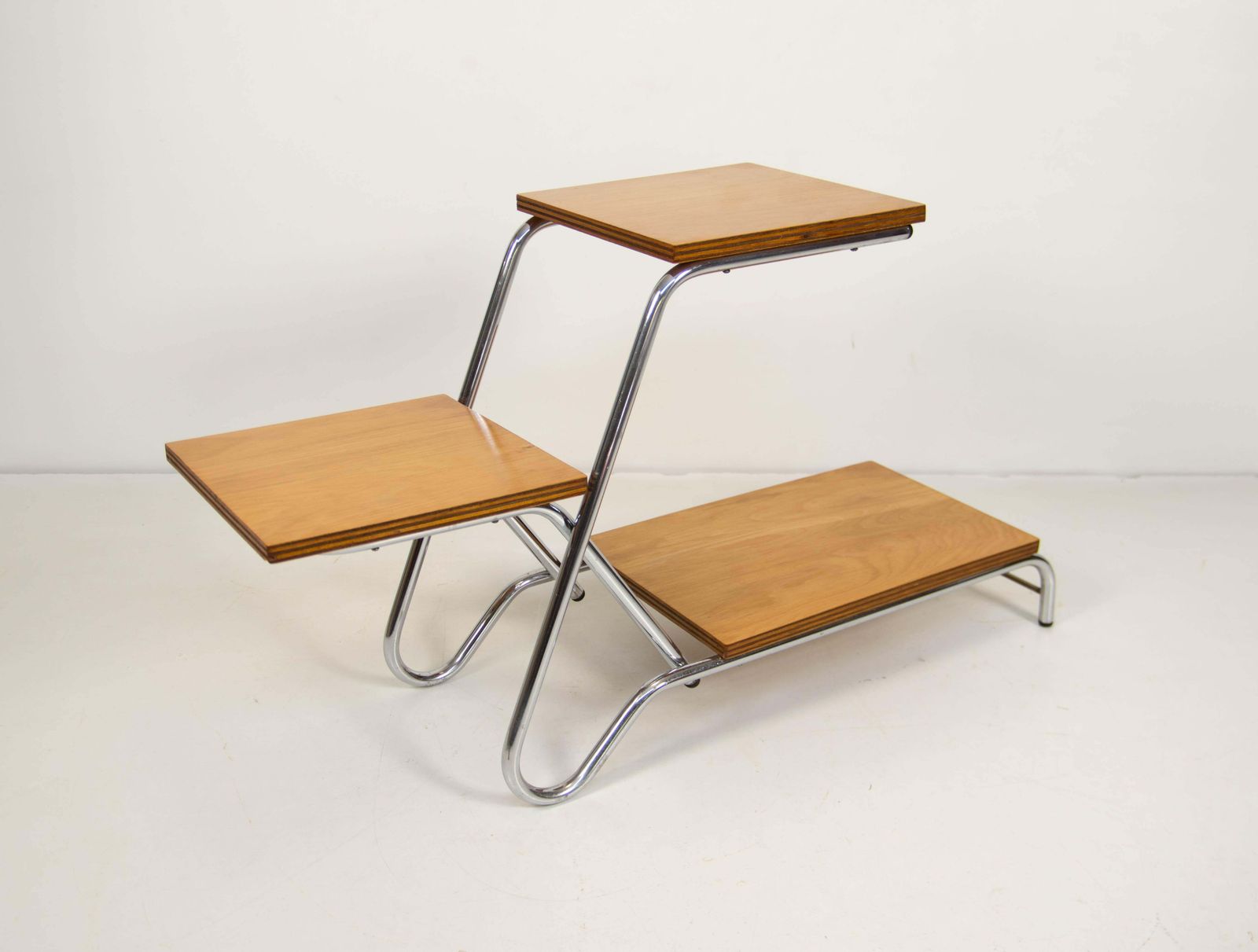 Mid-Century Modern bloemenstandaard van Kovona, chroom & multiplex, ca. jaren 1960 photo for sale